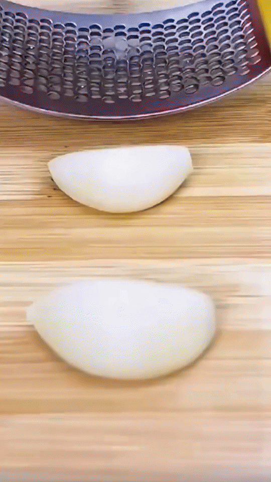 Multi-Function Garlic Presser – Stainless Steel Garlic & Ginger Rocker (UAE)
